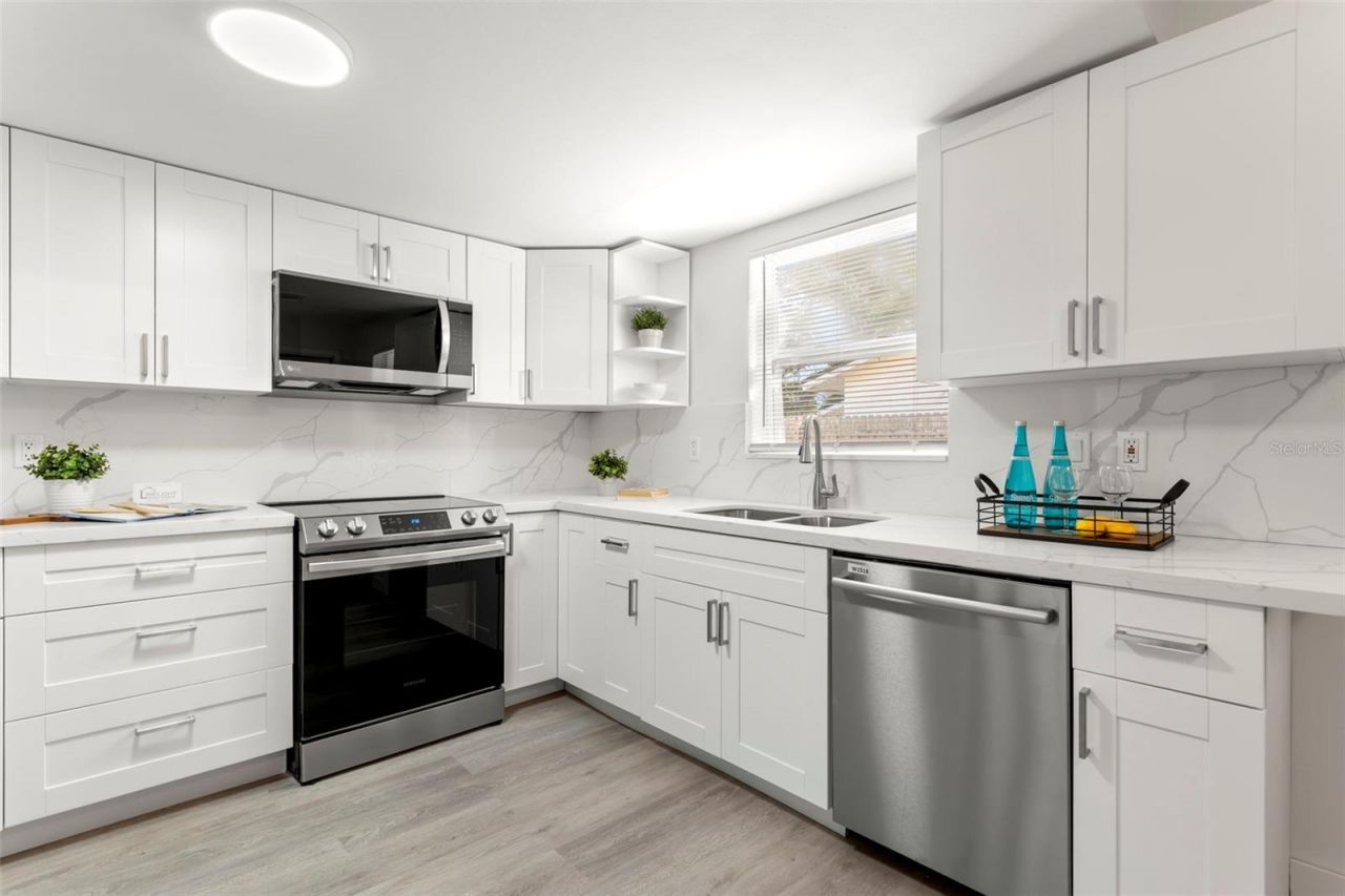 1524 Arizona Avenue Ne, Saint Petersburg, FL 33703 Photo