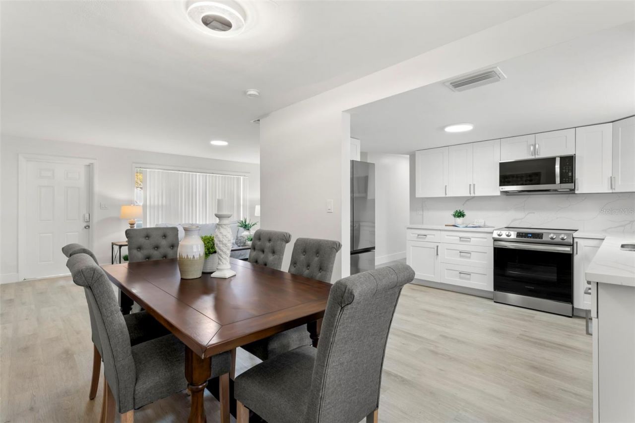 1524 Arizona Avenue Ne, Saint Petersburg, FL 33703 Photo