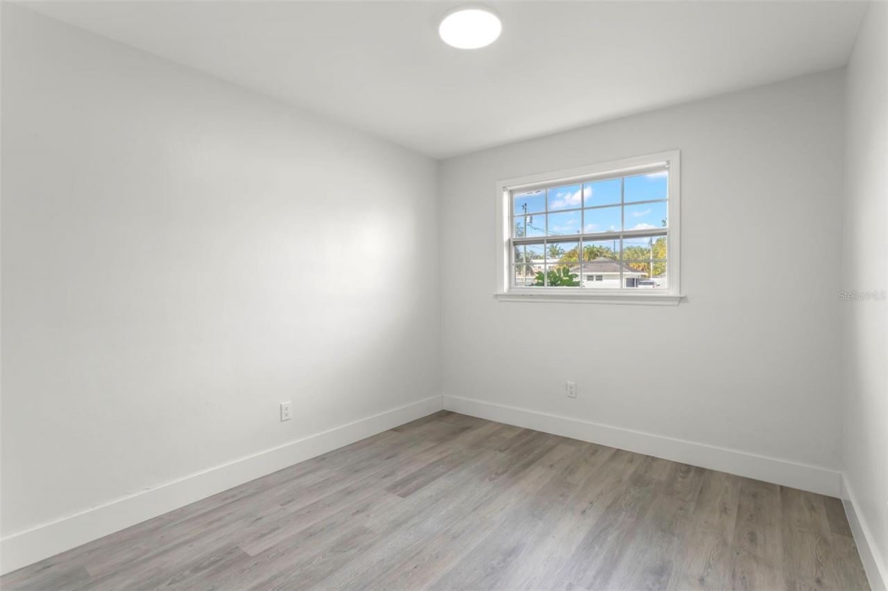 1524 Arizona Avenue Ne, Saint Petersburg, FL 33703 Photo