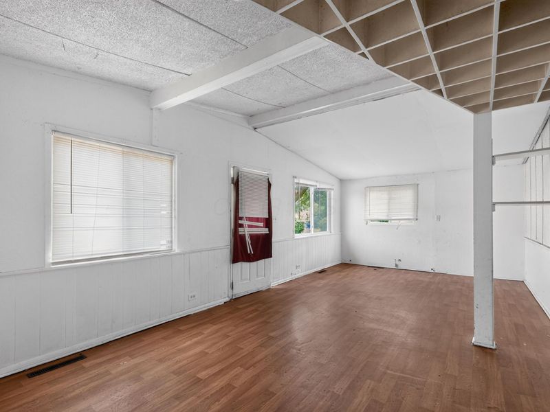 1823 E Blake Avenue , Columbus, OH 43219 Photo 4