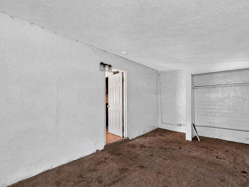 1823 E Blake Avenue, Columbus, OH 43219 Photo 8