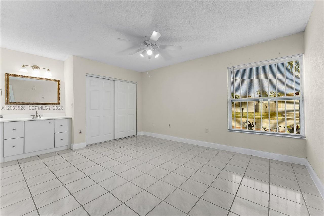 12622 SW 211th Ter , Miami, FL 33177 Photo
