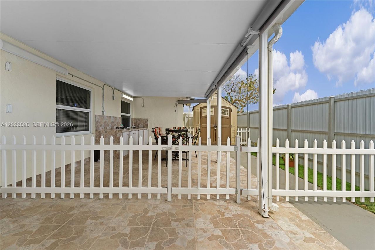 12622 SW 211th Ter , Miami, FL 33177 Photo