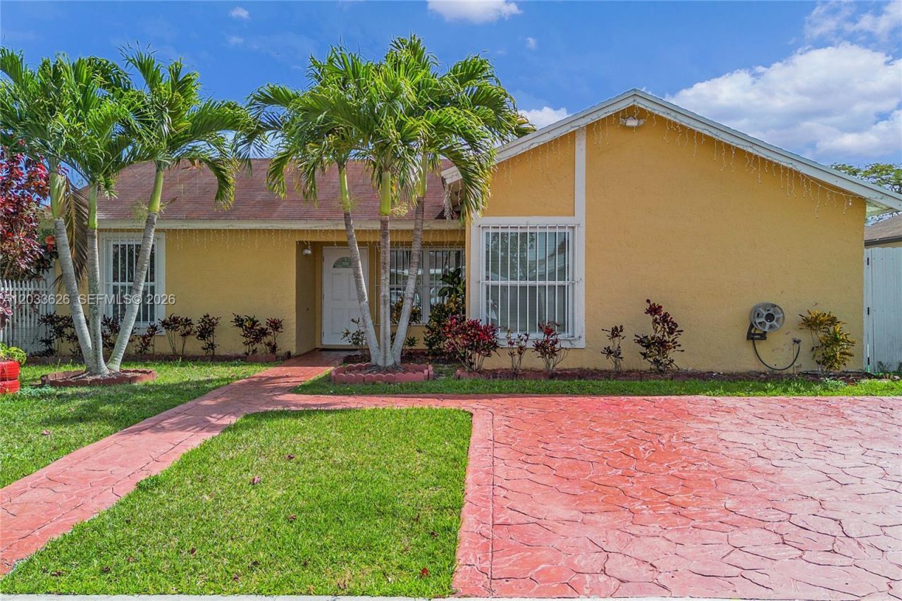 12622 SW 211th Ter , Miami, FL 33177 Photo