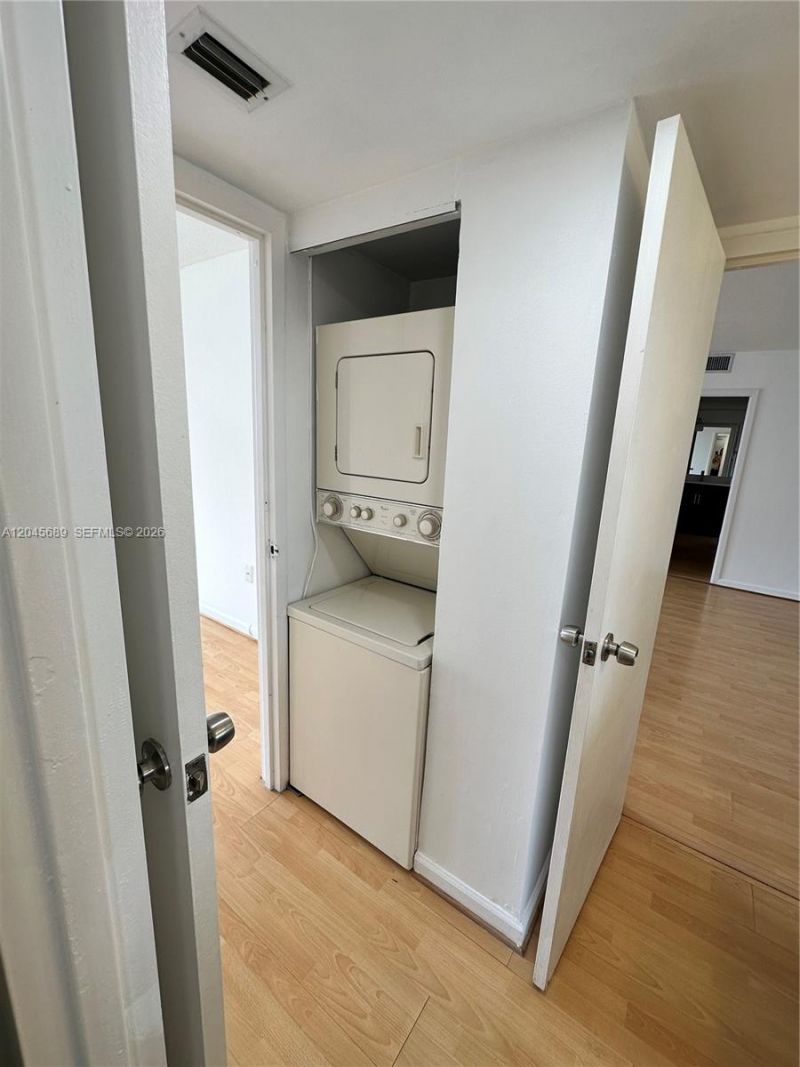 2333 Brickell Ave , Unit 1610, Miami, FL 33129 Photo