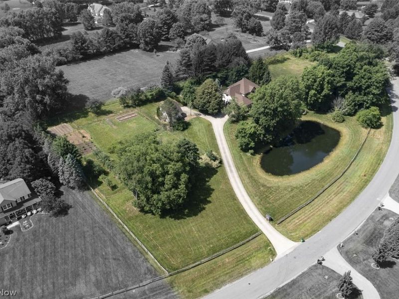 3815 W Sweet Briar Drive, Medina, OH 44256 Photo 2