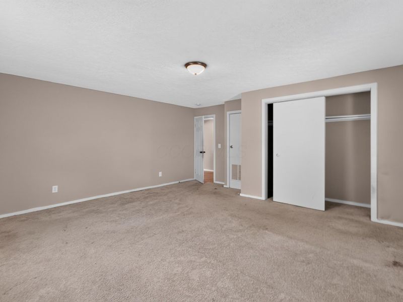 2183 Safford Avenue , Columbus, OH 43223 Photo 11
