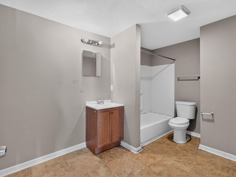 2183 Safford Avenue , Columbus, OH 43223 Photo 13