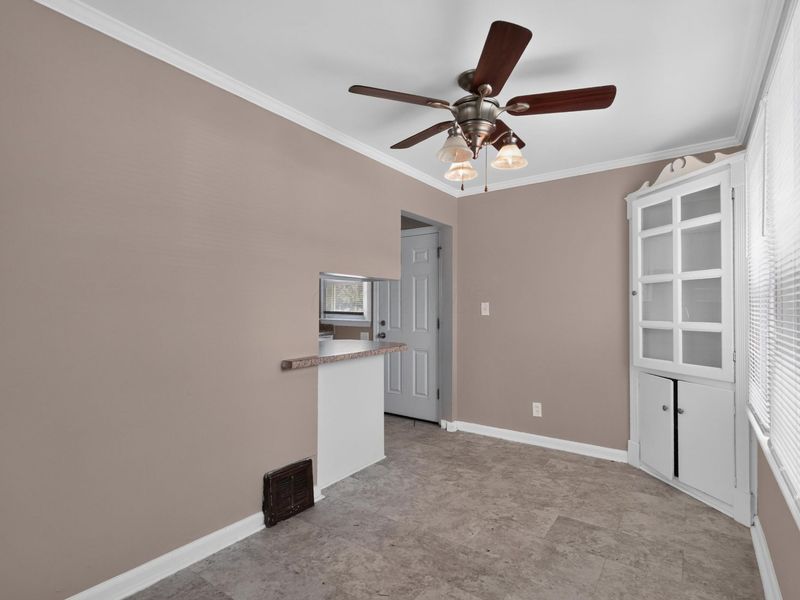 636 S Ashburton Road , Columbus, OH 43213 Photo 12