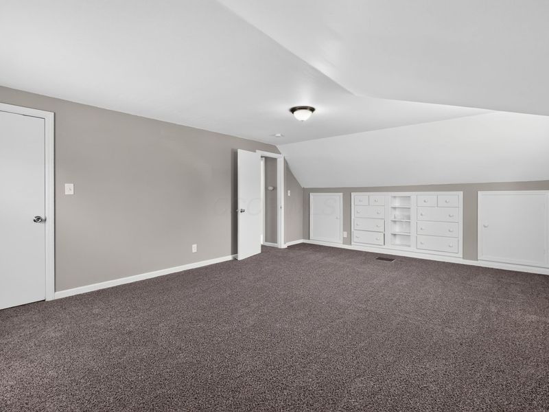 636 S Ashburton Road , Columbus, OH 43213 Photo 13