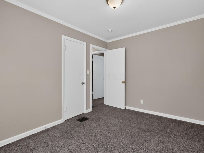 636 S Ashburton Road , Columbus, OH 43213 Photo 17