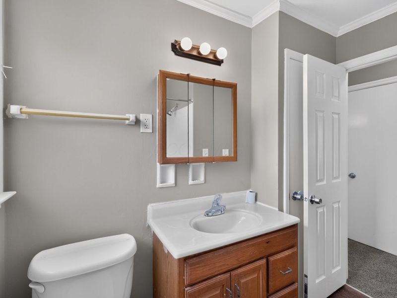 636 S Ashburton Road , Columbus, OH 43213 Photo 23