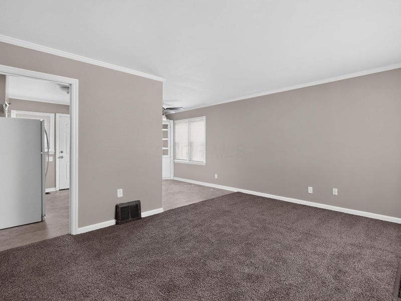 636 S Ashburton Road , Columbus, OH 43213 Photo 5
