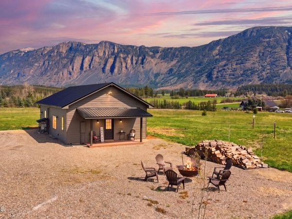 1770 Porthill Loop , Bonners Ferry, ID 83805