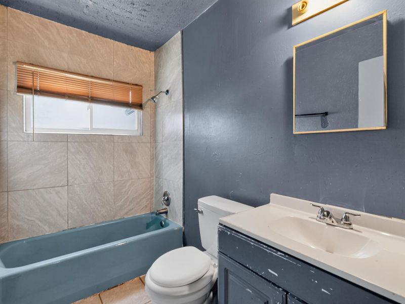 2418 Century Drive , Columbus, OH 43211 Photo 22