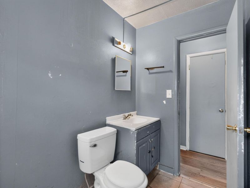2418 Century Drive , Columbus, OH 43211 Photo 23