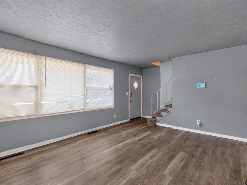 2418 Century Drive , Columbus, OH 43211 Photo 5
