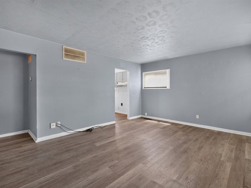 2418 Century Drive , Columbus, OH 43211 Photo 6