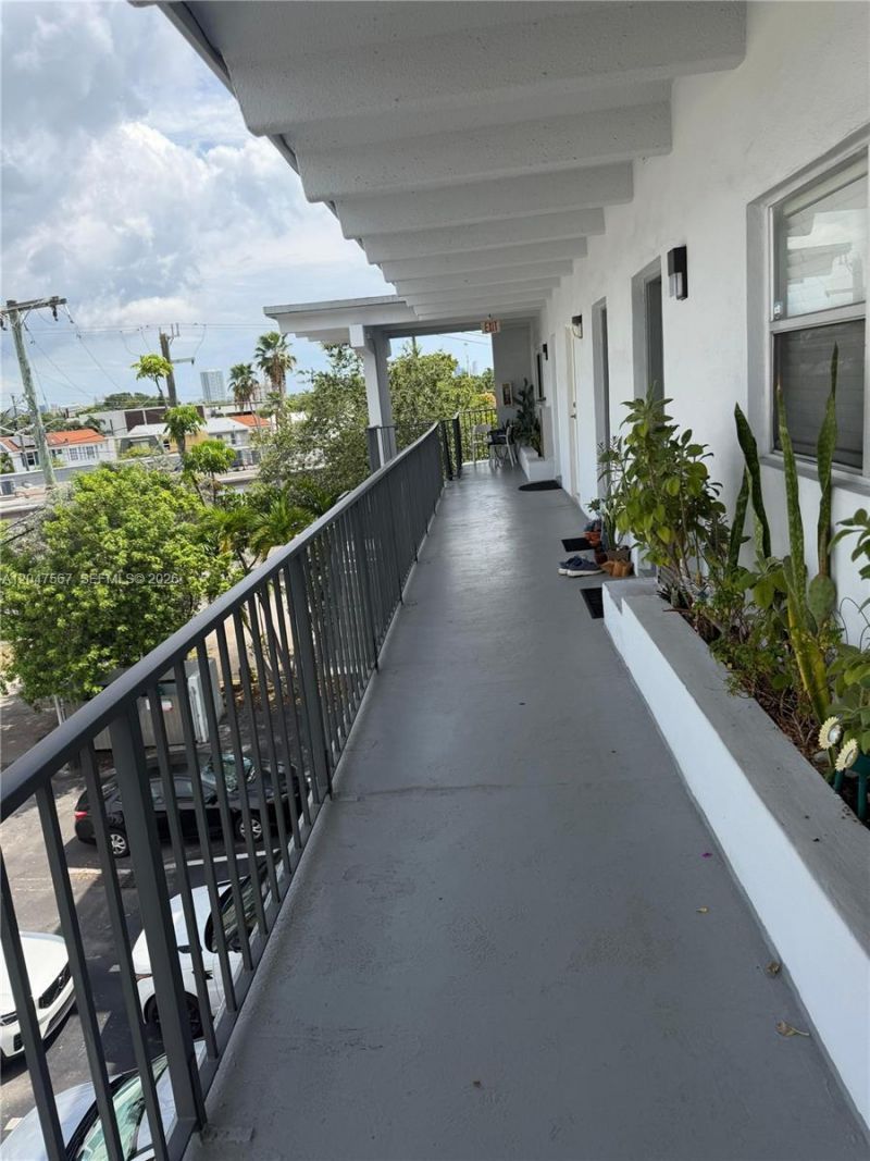 2005 Sans Souci Blvd , Unit 305, North Miami, FL 33181 Photo