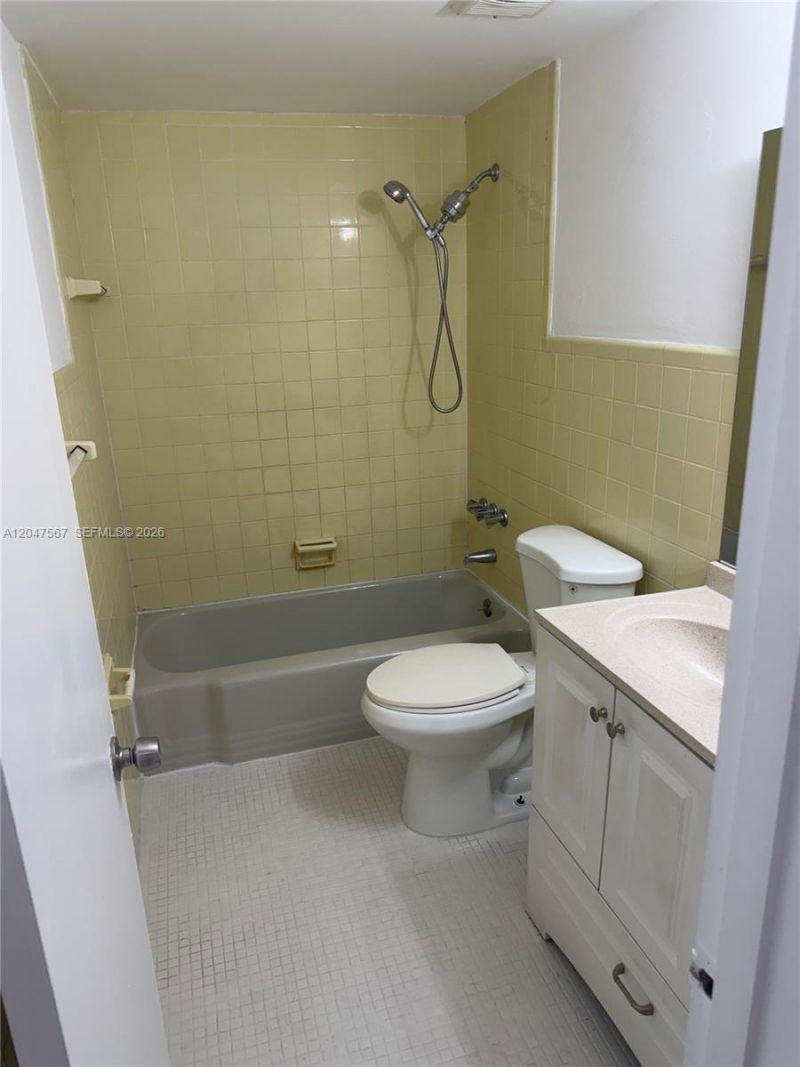 2005 Sans Souci Blvd , Unit 305, North Miami, FL 33181 Photo
