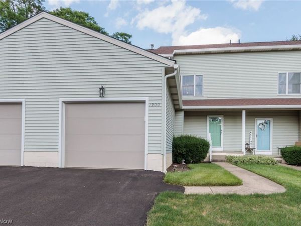 1900 Lillian Road , Stow, OH 44224