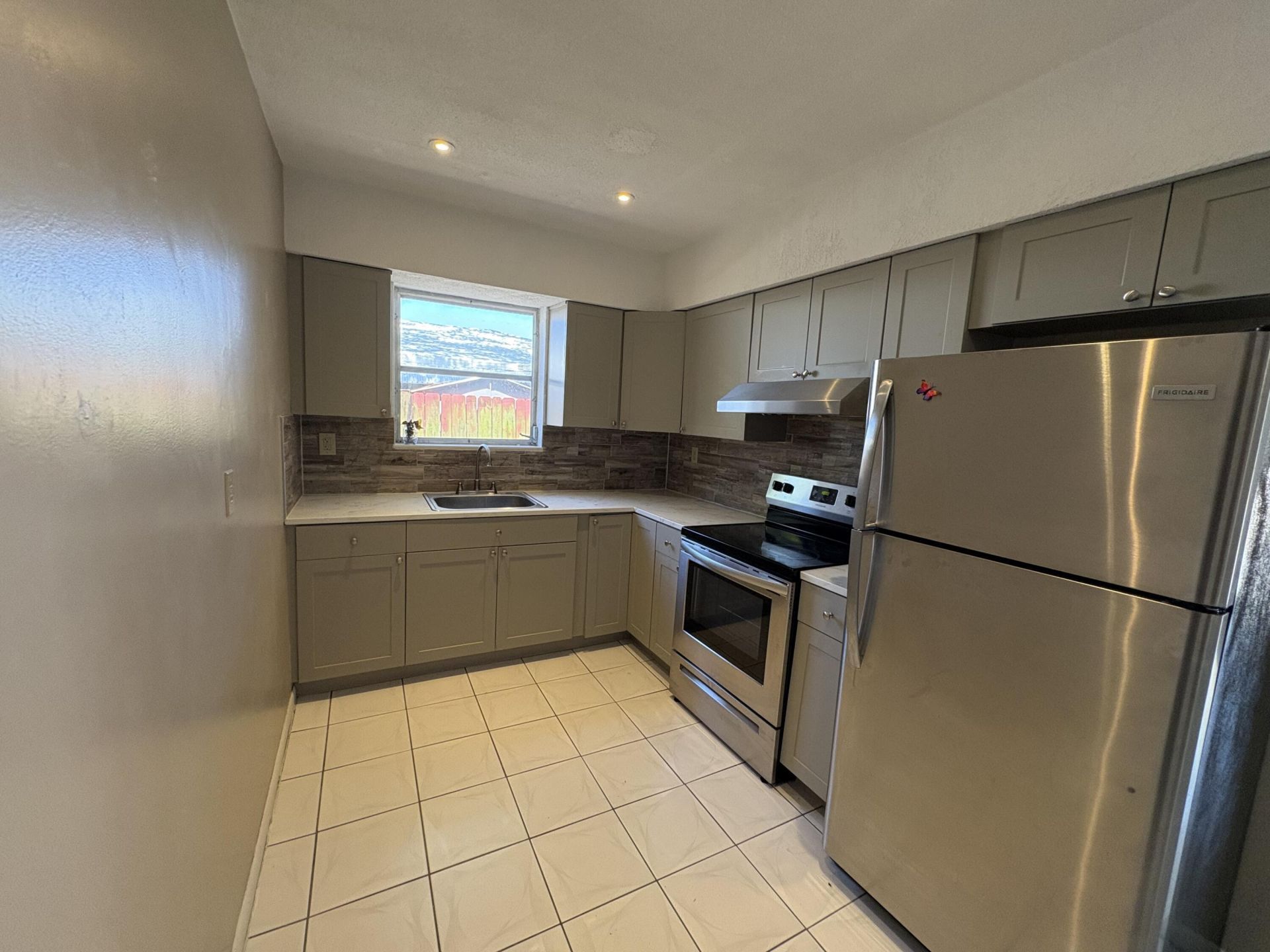 6111 SW 31st Street, Unit E, Miramar, FL 33023 Photo
