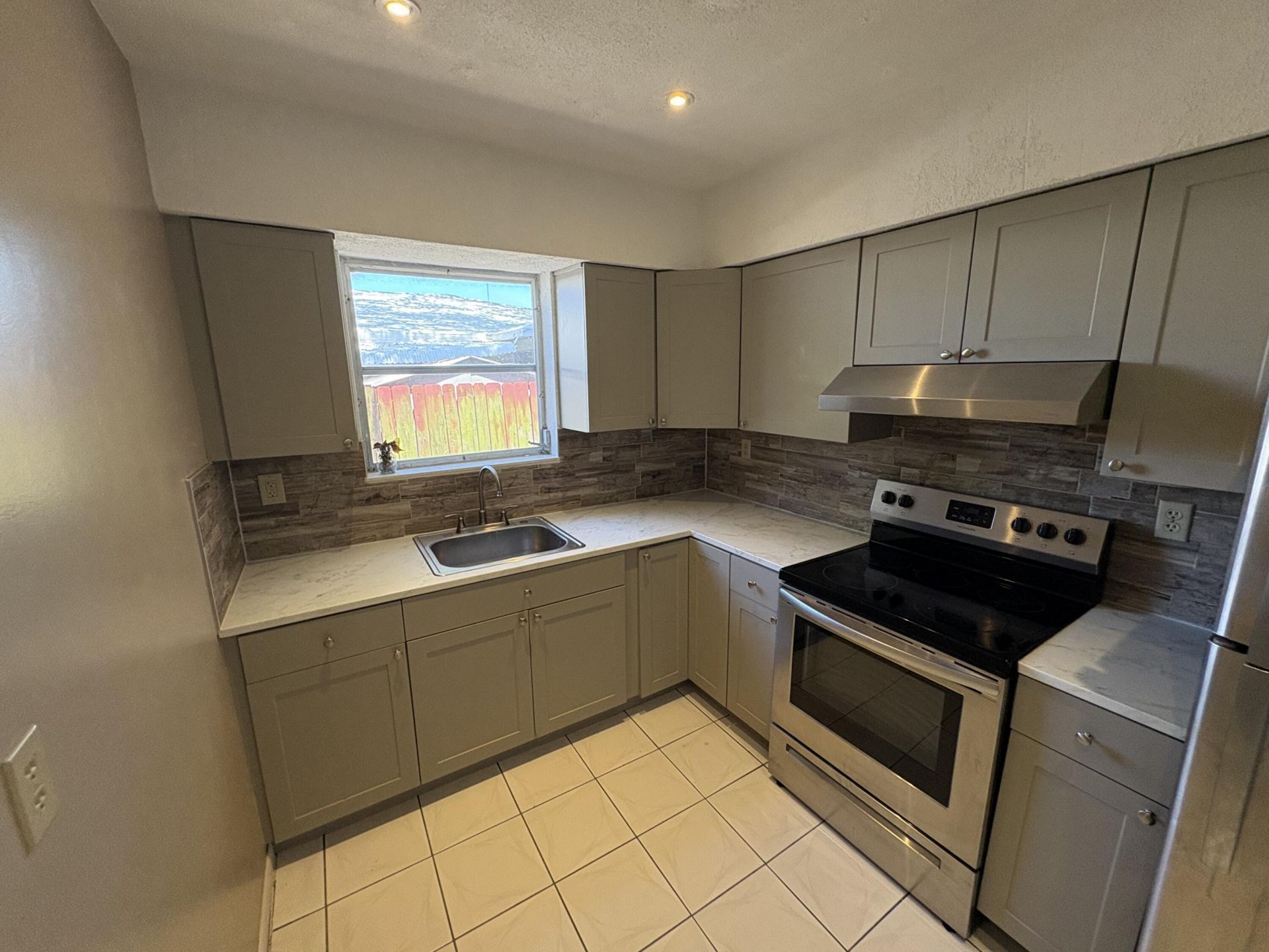 6111 SW 31st Street, Unit E, Miramar, FL 33023 Photo