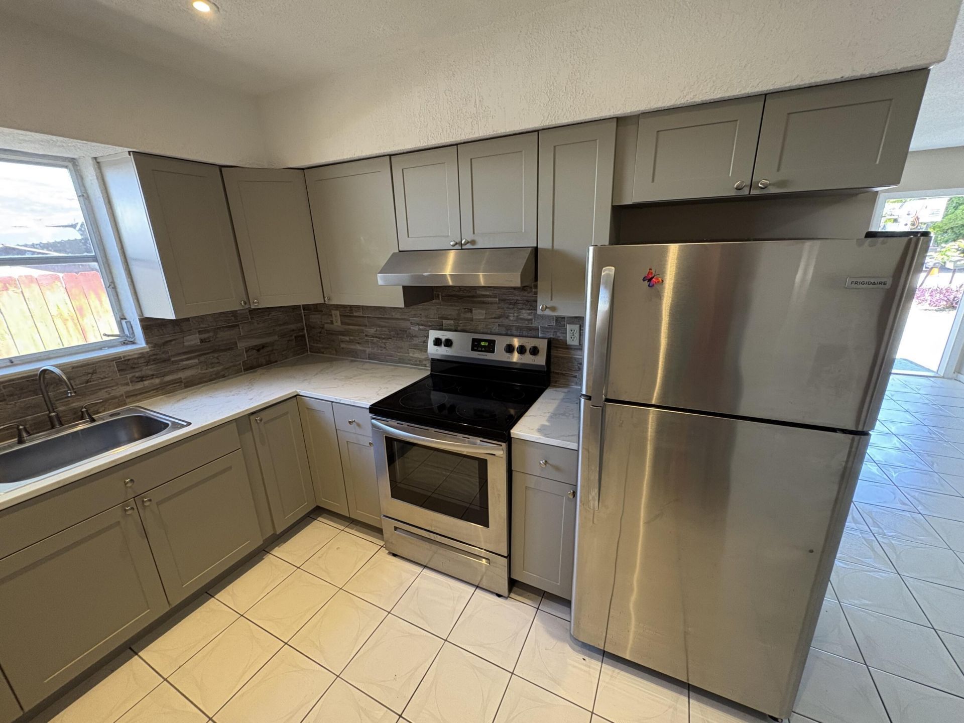 6111 SW 31st Street, Unit E, Miramar, FL 33023 Photo