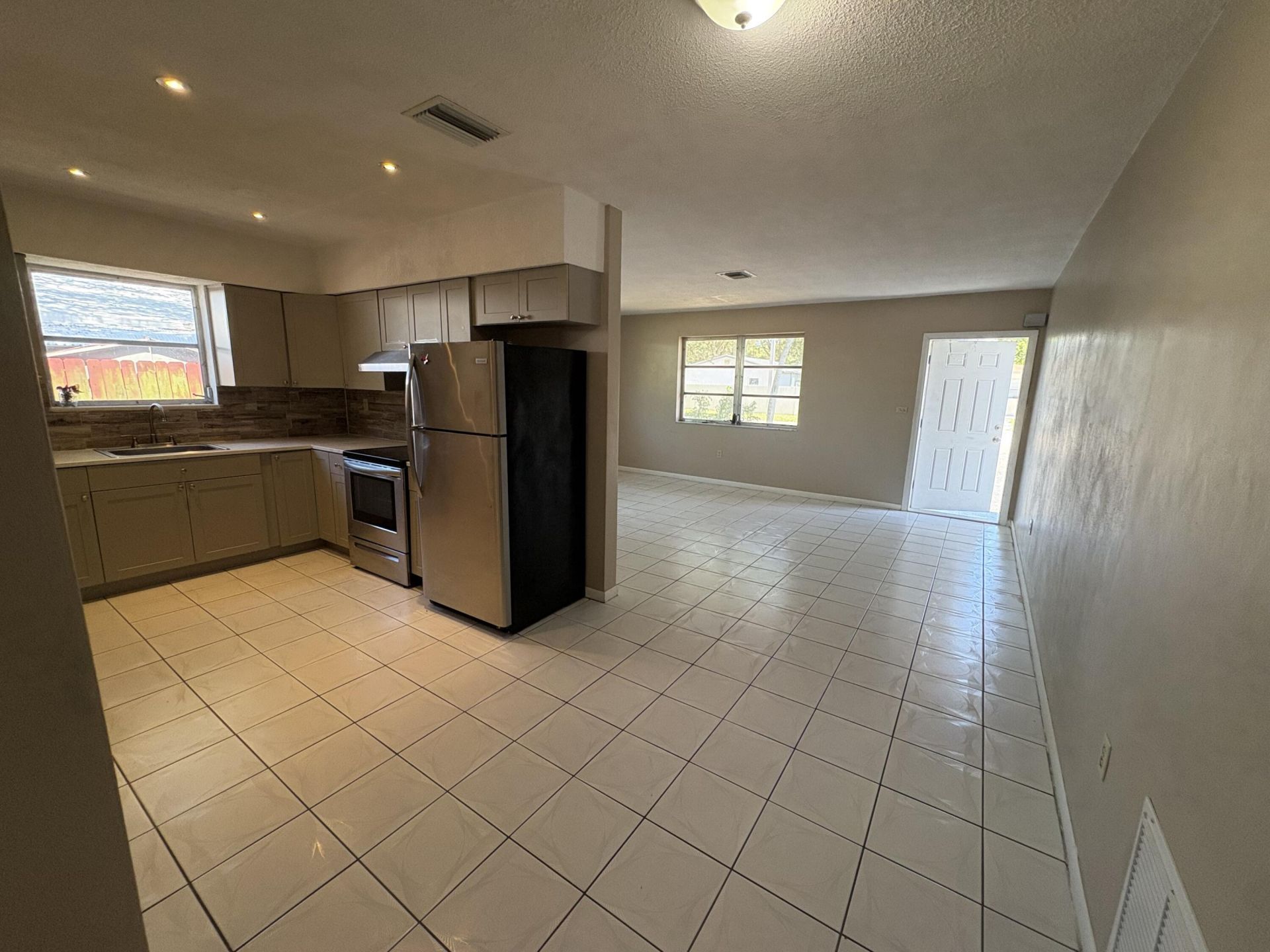 6111 SW 31st Street, Unit E, Miramar, FL 33023 Photo