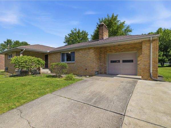 1806 Shady Drive, Farrell, PA 16121