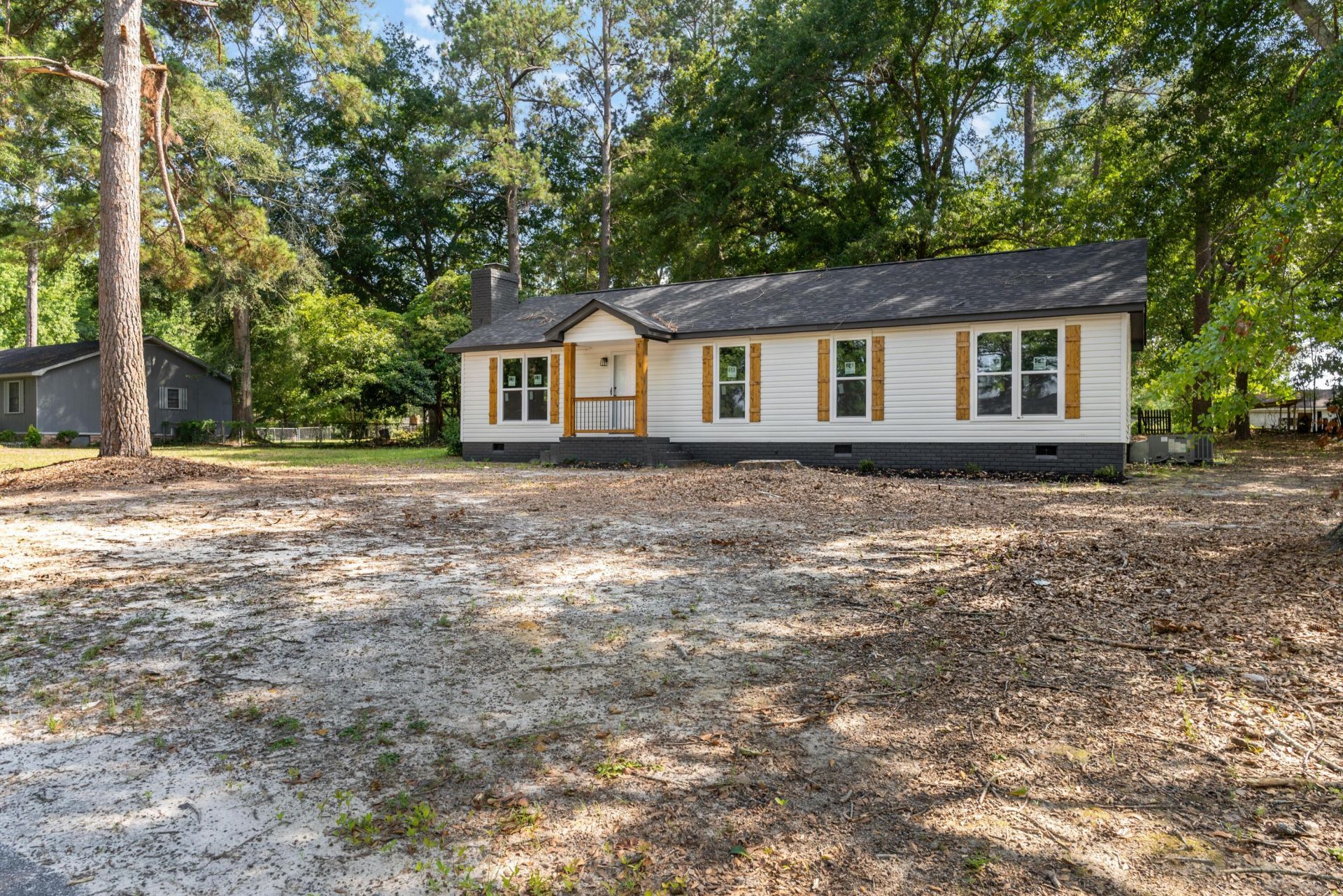 1231 Sheppard Road Photo 2