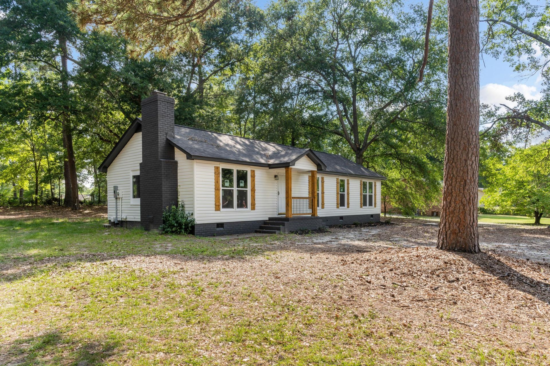 1231 Sheppard Road Photo 3