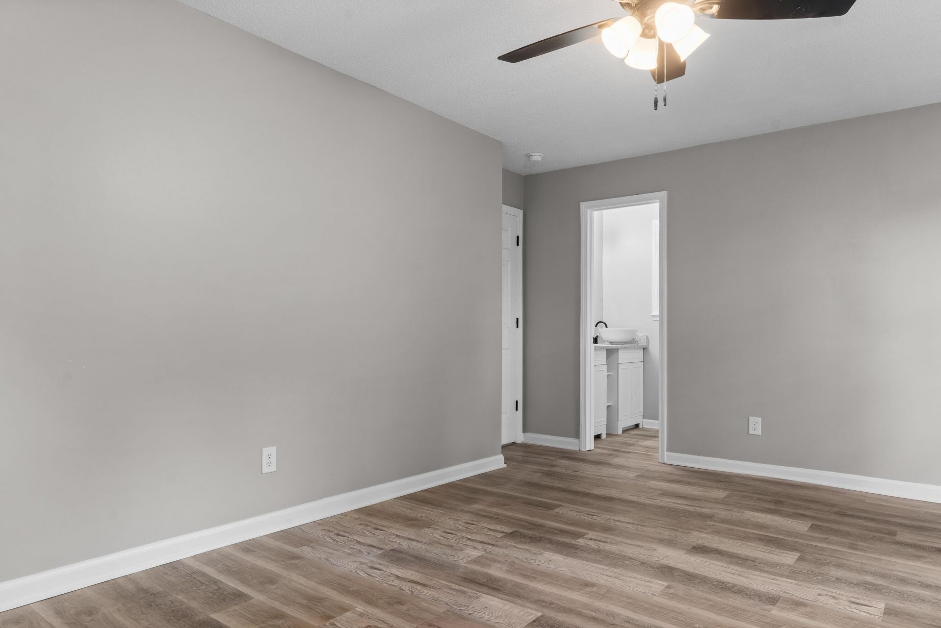 1231 Sheppard Road Photo 9