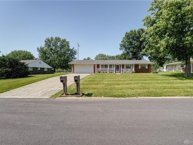 204 Linwood Drive, Greenville, OH 45331 Photo 2