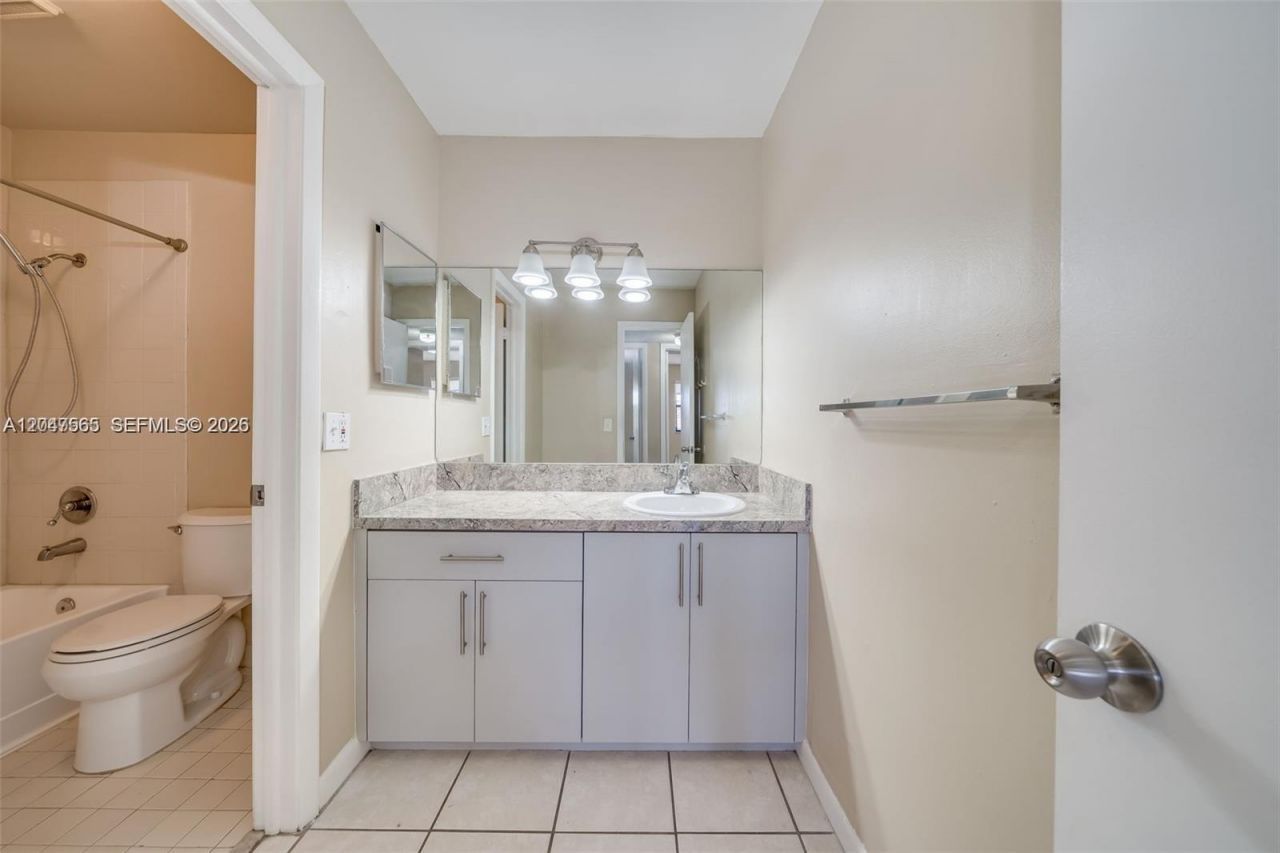 15630 SW 80th St , Unit I-302, Miami, FL 33193 Photo