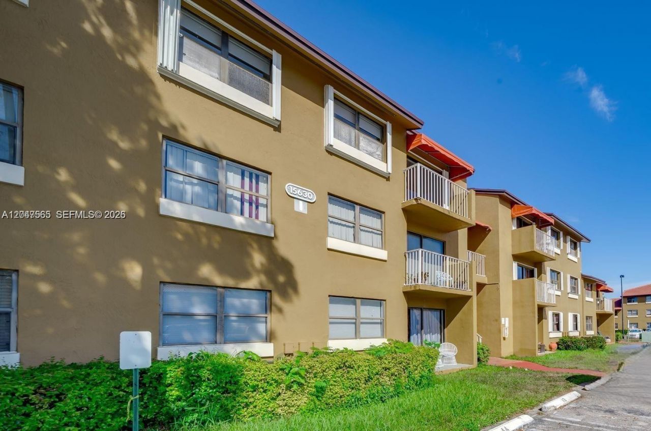 15630 SW 80th St , Unit I-302, Miami, FL 33193 Photo