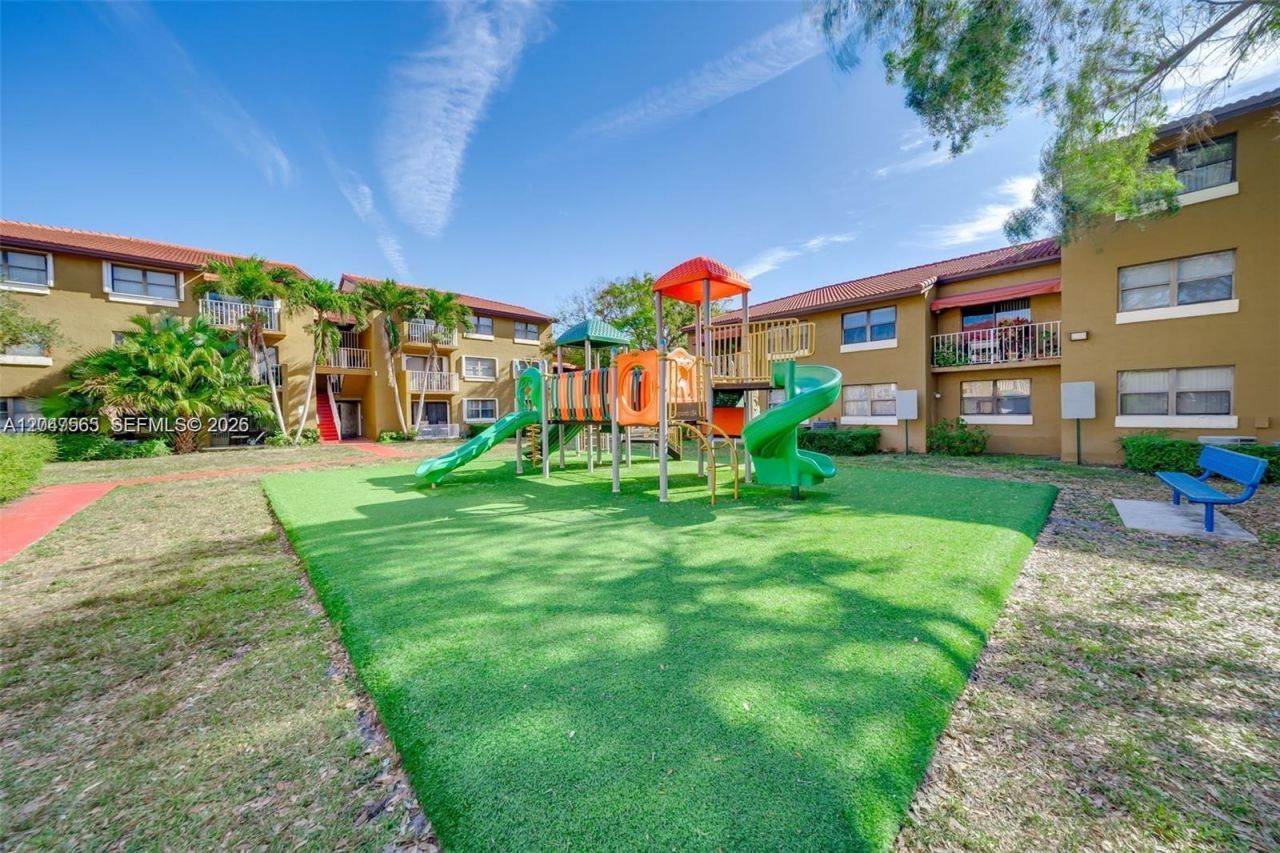 15630 SW 80th St , Unit I-302, Miami, FL 33193 Photo