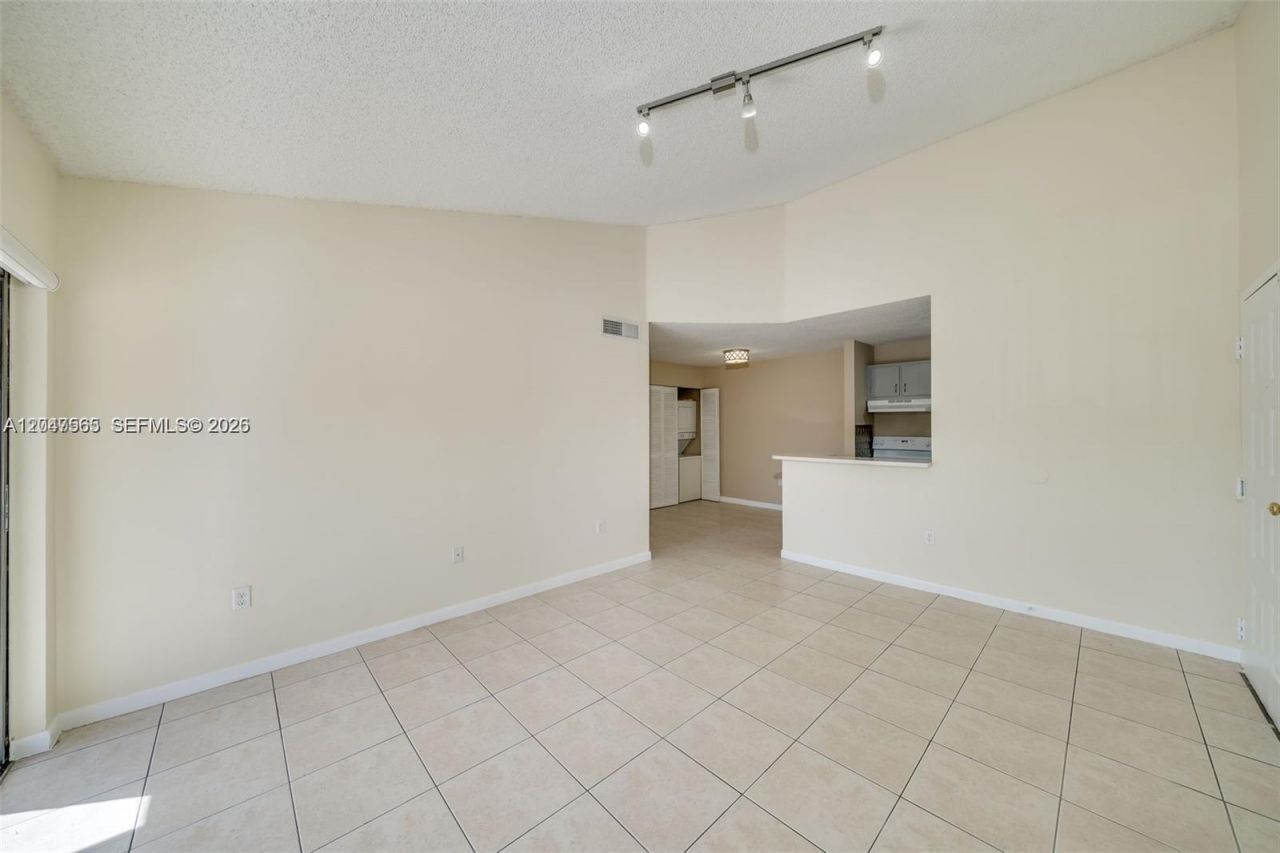 15630 SW 80th St , Unit I-302, Miami, FL 33193 Photo