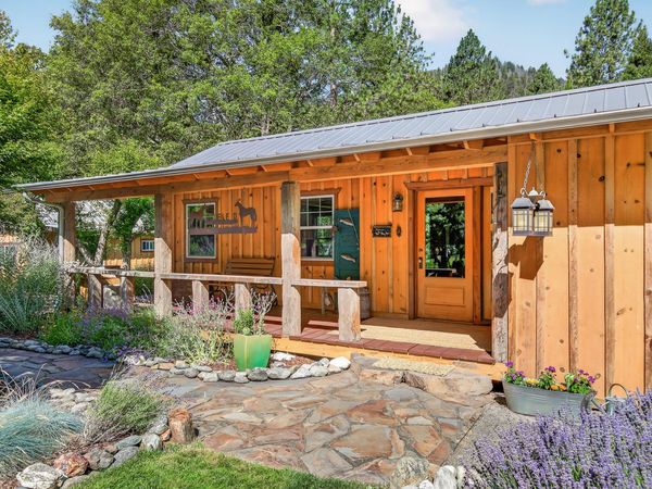 9662 Upper Applegate Road, Jacksonville, OR 97530