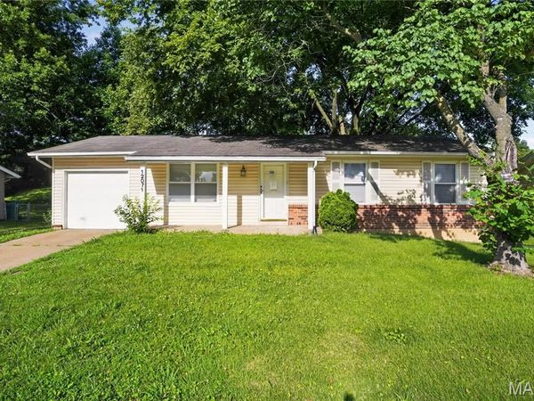 12071 El Camara Drive , Affton, MO 63033