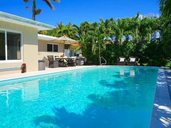 2060 Coco Palm Place, Lauderdale-By-The-Sea, FL 33062