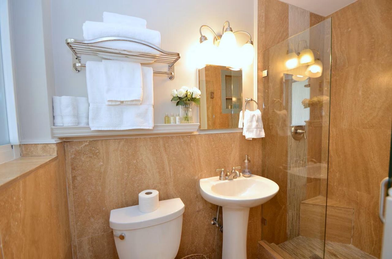 2060 Coco Palm Place, Lauderdale by the Sea, FL 33062 Photo