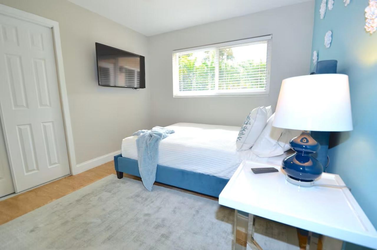 2060 Coco Palm Place, Lauderdale by the Sea, FL 33062 Photo