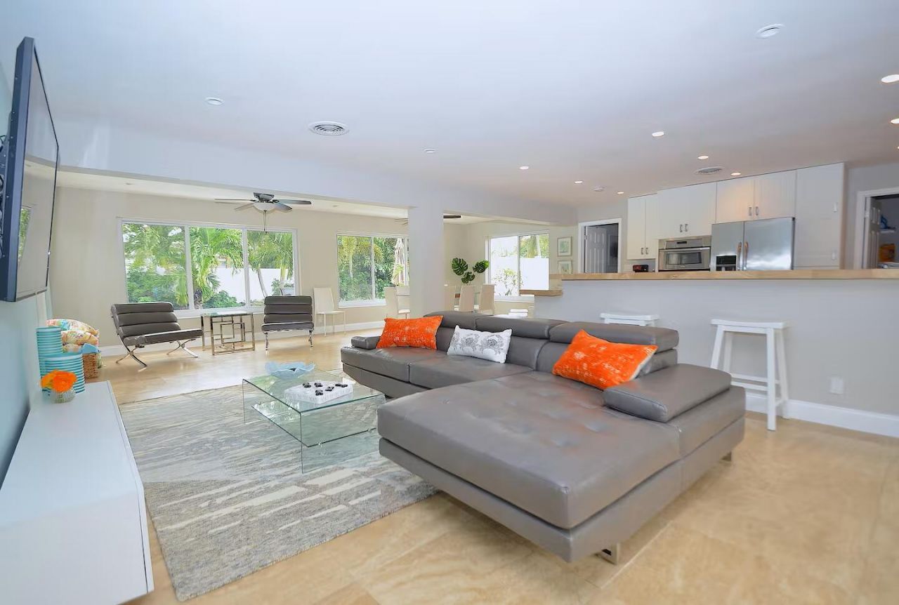 2060 Coco Palm Place, Lauderdale by the Sea, FL 33062 Photo