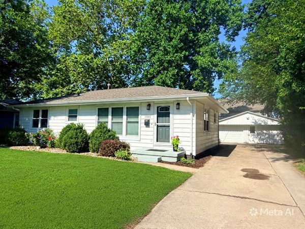 1003 McGregor Street , Bloomington, IL 61701