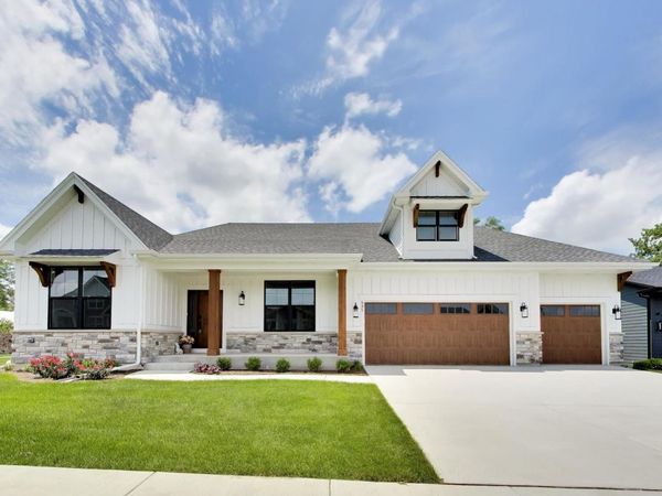 495 CORA Lane , St. Charles, IL 60174