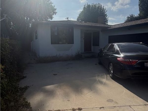 5837 Cedros, Van Nuys, CA 91411