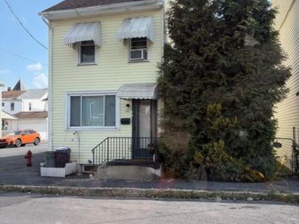 439 CARBON STREET , MINERSVILLE, PA 17954