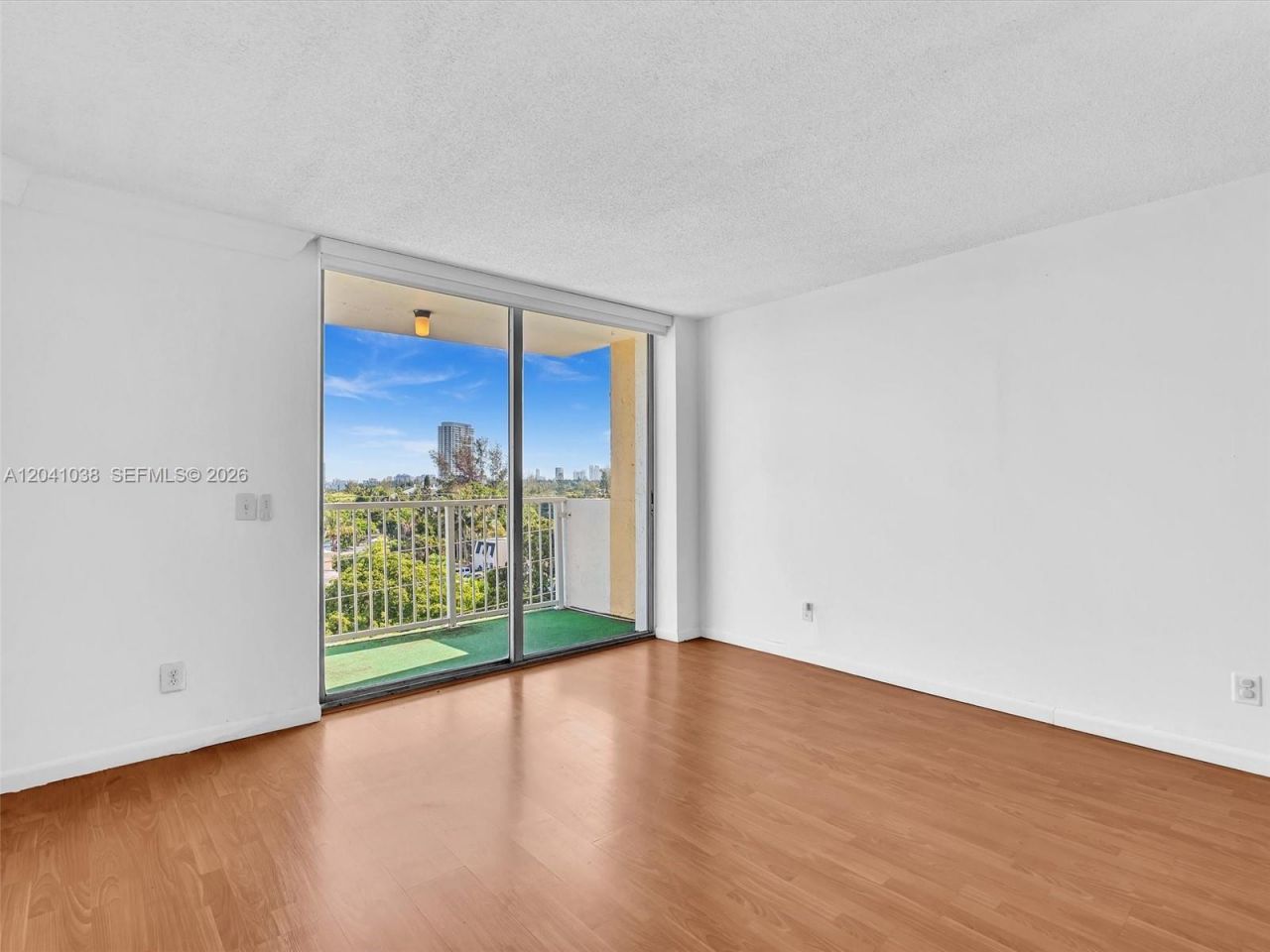 2020 NE 135th St, Unit 601, North Miami, FL 33181 Photo