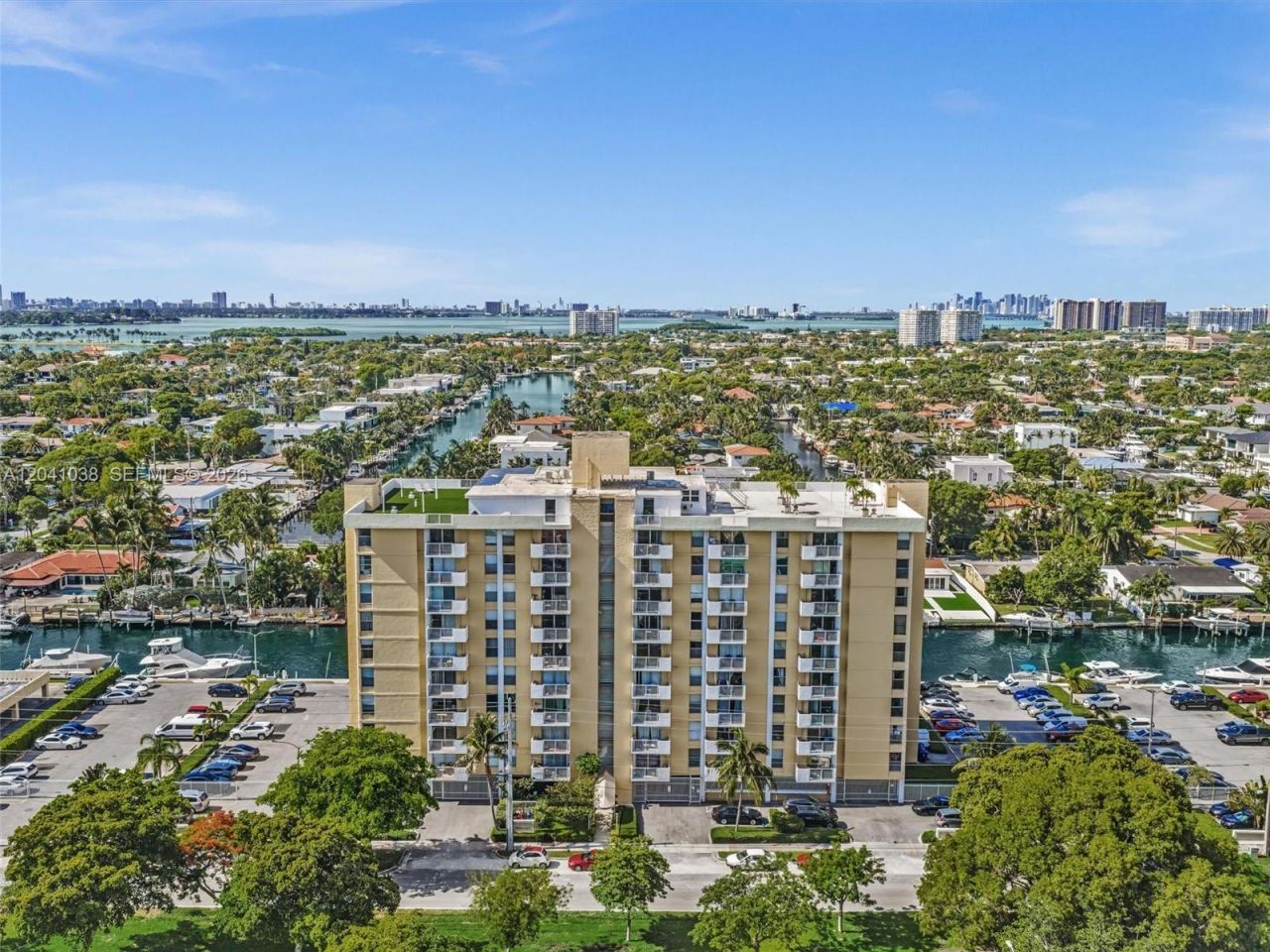 2020 NE 135th St , Unit 601, North Miami, FL 33181 Photo